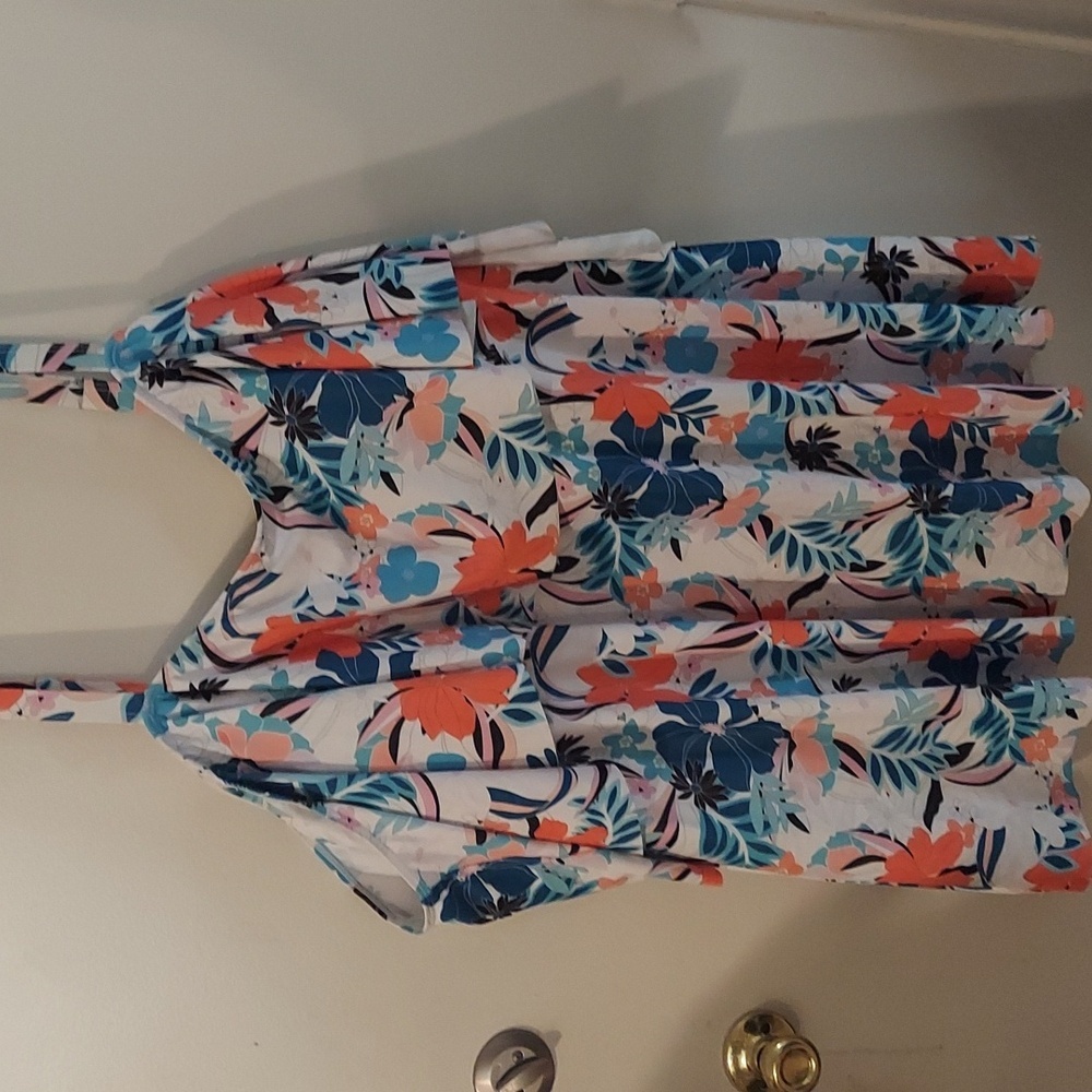 Bloomchic one piece bathing suit, tropical floral print on white. 26W EUC!!